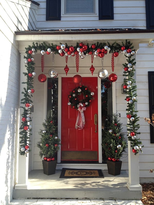 Unique Christmas Porch Decorating Ideas for Small Space