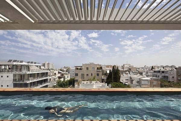 Multi-level townhouse with fabulous roof deck in Tel Aviv