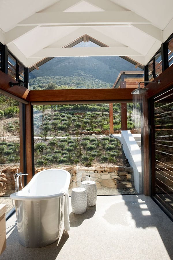 10 Most Incredible Bathrooms with Breathtaking Views